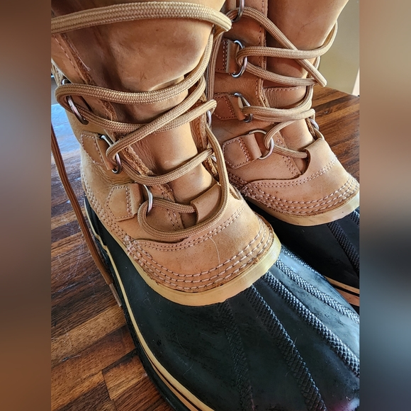 Women's Sorel Tan and Black Winter Boots - Picture 3 of 5